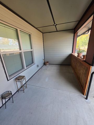 65 S Mountain Avenue, Ashland, OR 97520