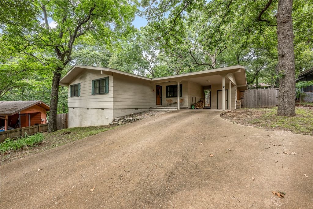 6 Redditch Lane, Bella Vista, AR 72714