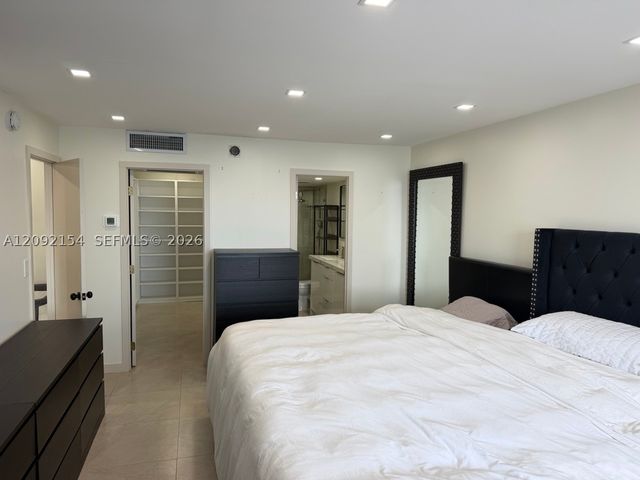 5555 Collins Ave 14G, Miami Beach, FL 33140
