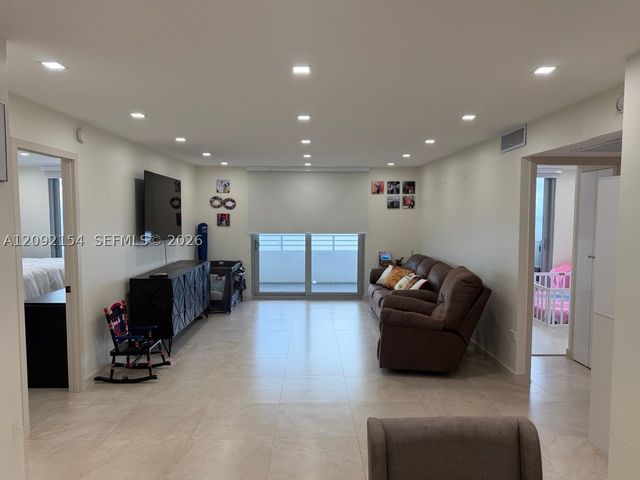 5555 Collins Ave 14G, Miami Beach, FL 33140