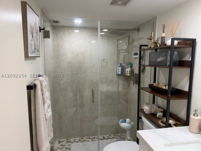 5555 Collins Ave 14G, Miami Beach, FL 33140