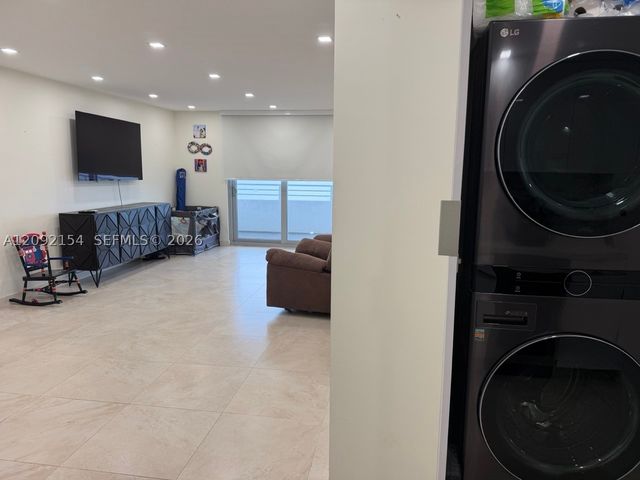 5555 Collins Ave 14G, Miami Beach, FL 33140