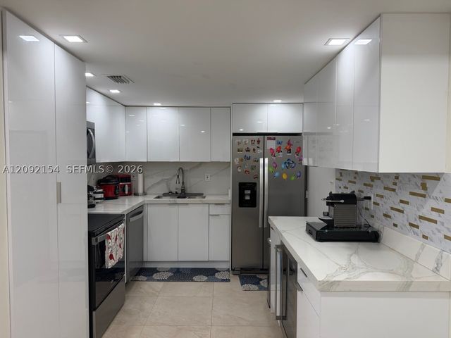 5555 Collins Ave 14G, Miami Beach, FL 33140