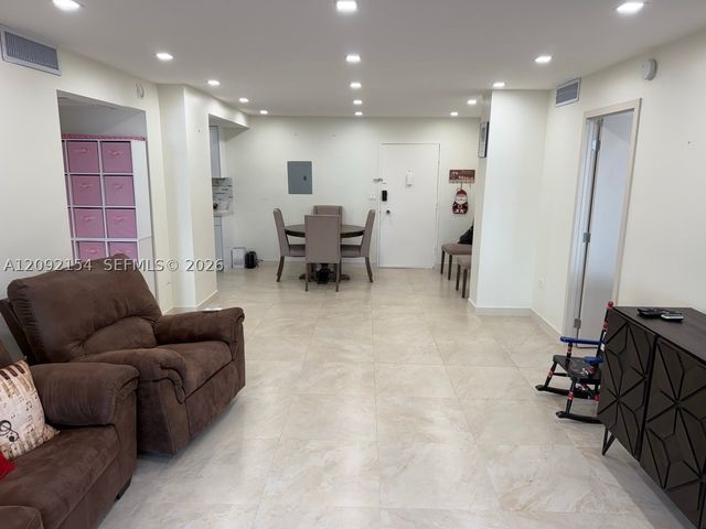 5555 Collins Ave 14G, Miami Beach, FL 33140