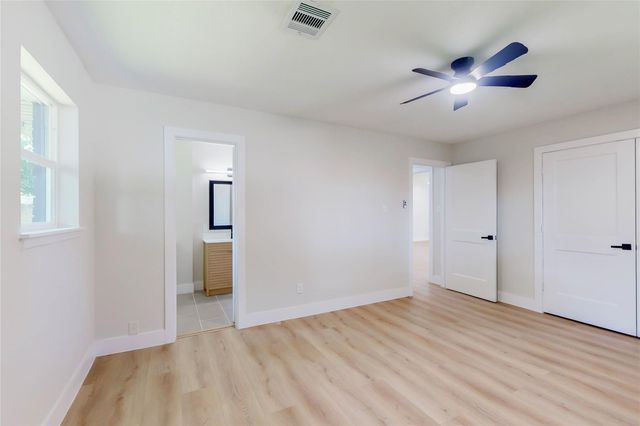 903 Elmwood Drive, Baytown, TX 77520