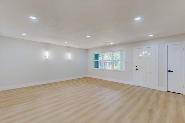 903 Elmwood Drive, Baytown, TX 77520