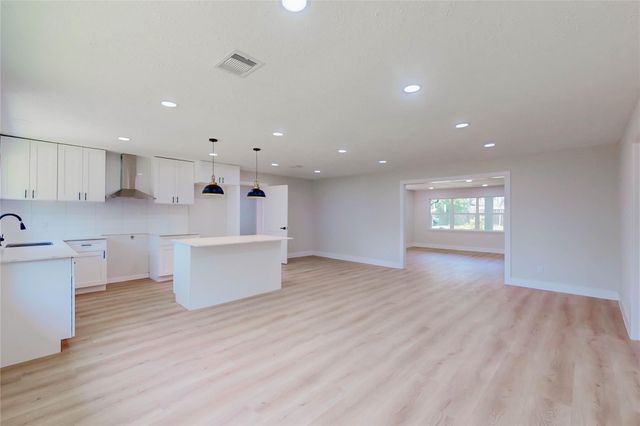 903 Elmwood Drive, Baytown, TX 77520
