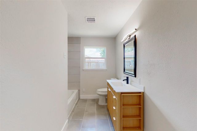 903 Elmwood Drive, Baytown, TX 77520