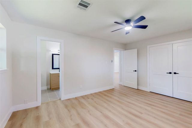 903 Elmwood Drive, Baytown, TX 77520