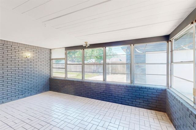903 Elmwood Drive, Baytown, TX 77520