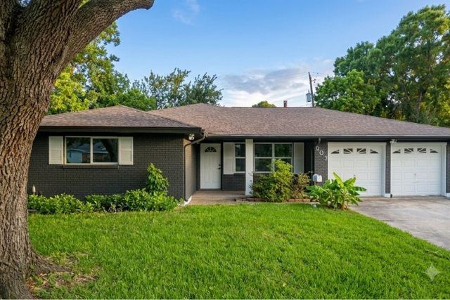 903 Elmwood Drive, Baytown, TX 77520