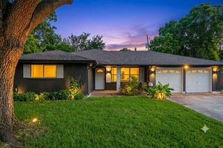 903 Elmwood Drive, Baytown, TX 77520