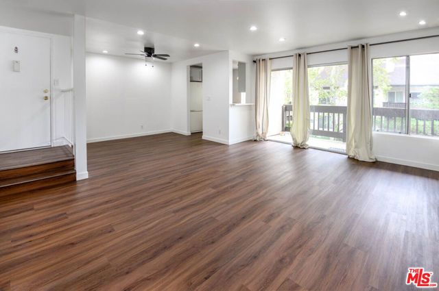 11201 Summertime Lane 201, Culver City, CA 90230