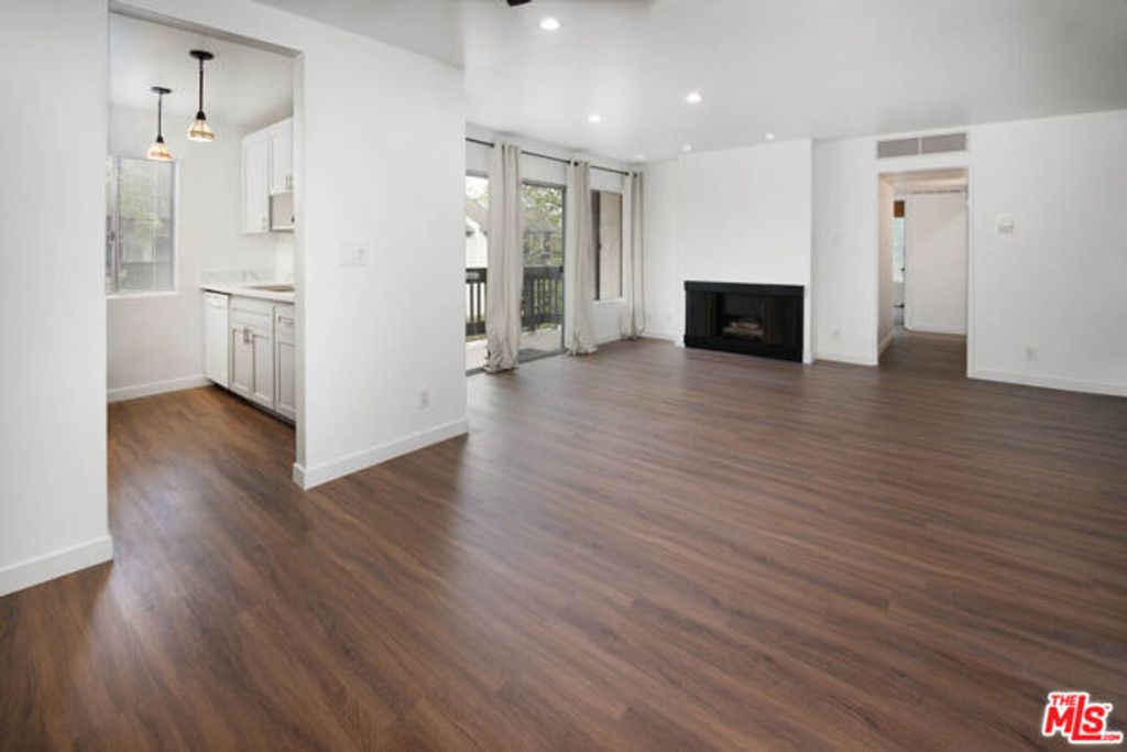 11201 Summertime Lane 201, Culver City, CA 90230