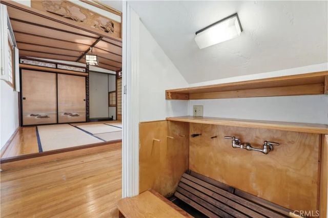 10517 Cushdon Avenue, Los Angeles, CA 90064
