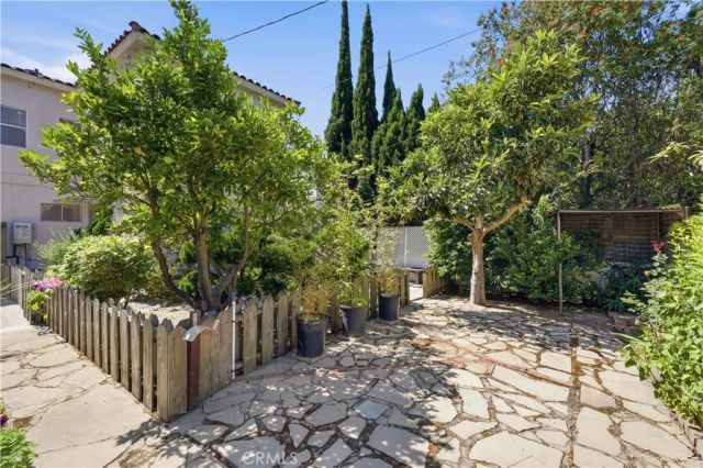 10517 Cushdon Avenue, Los Angeles, CA 90064