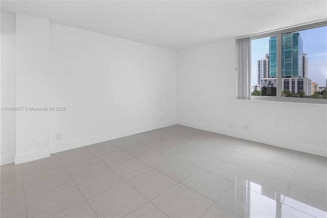 9001 SW 77th Ave C803, Miami, FL 33156