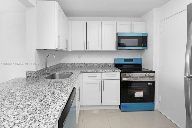 9001 SW 77th Ave C803, Miami, FL 33156