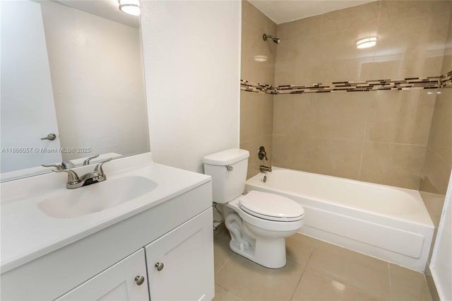 9001 SW 77th Ave C803, Miami, FL 33156