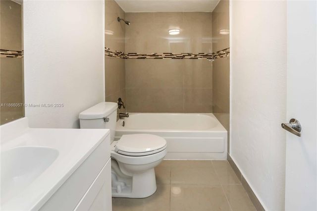 9001 SW 77th Ave C803, Miami, FL 33156
