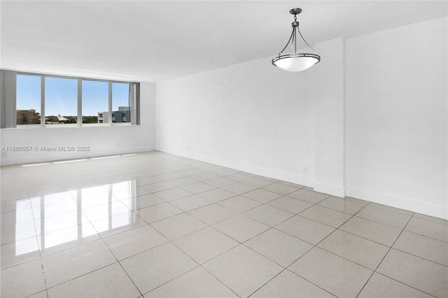 9001 SW 77th Ave C803, Miami, FL 33156