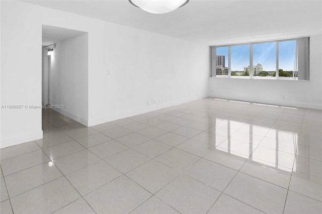9001 SW 77th Ave C803, Miami, FL 33156