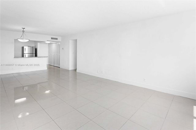 9001 SW 77th Ave C803, Miami, FL 33156