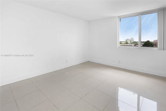 9001 SW 77th Ave C803, Miami, FL 33156