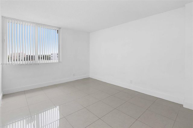 9001 SW 77th Ave C803, Miami, FL 33156