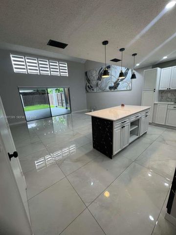 7478 NW 34th St 7478, Lauderhill, FL 33319