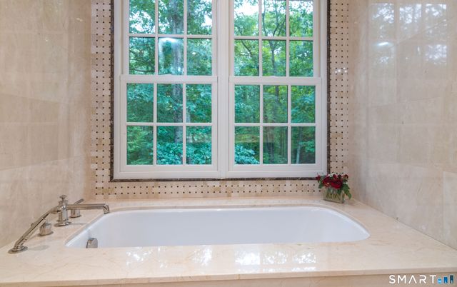 36 Kingswood Place, Ridgefield, CT 06877