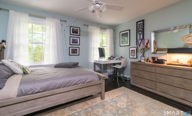 36 Kingswood Place, Ridgefield, CT 06877