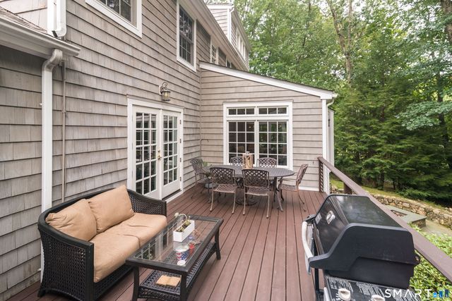 36 Kingswood Place, Ridgefield, CT 06877