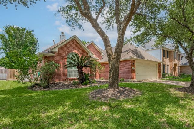 9502 Willow Crossing Drive, Houston, TX 77064