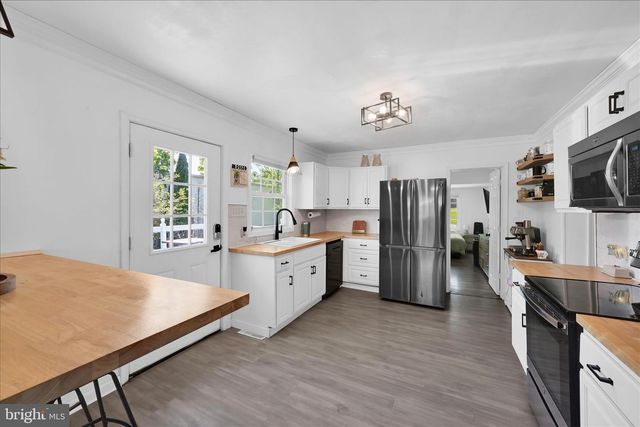 73 SCHUYLKILL ST, Cressona, PA 17929
