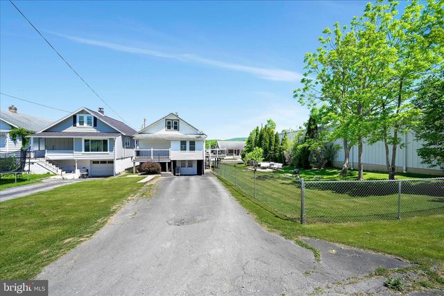 73 SCHUYLKILL ST, Cressona, PA 17929