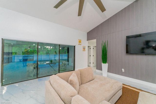 3613 39TH ST SW, Lehigh Acres, FL 33976