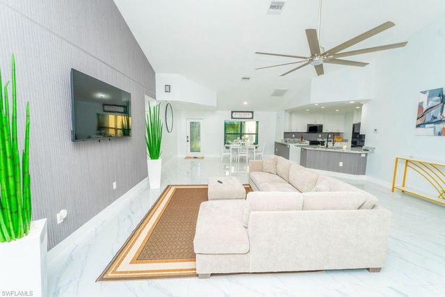 3613 39TH ST SW, Lehigh Acres, FL 33976