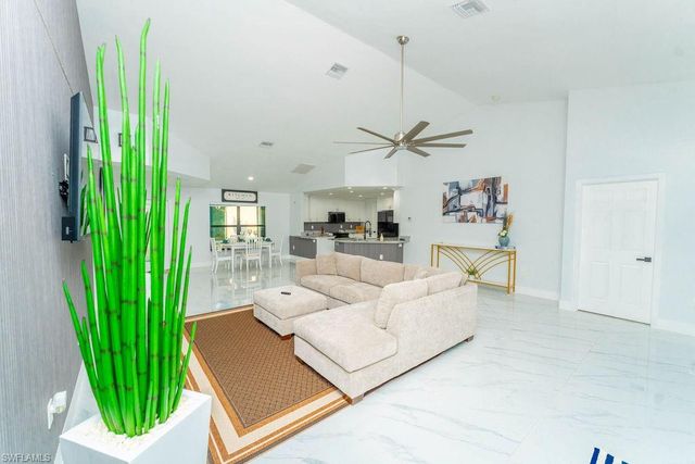 3613 39TH ST SW, Lehigh Acres, FL 33976