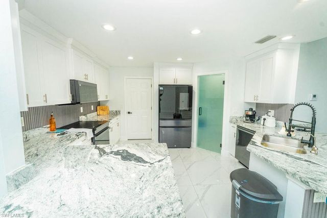 3613 39TH ST SW, Lehigh Acres, FL 33976