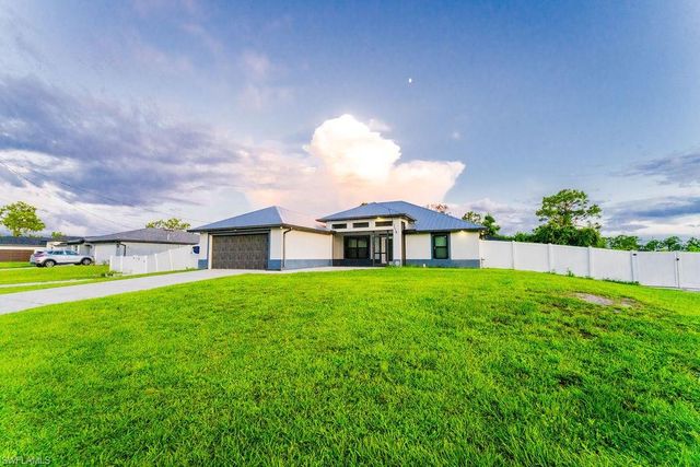 3613 39TH ST SW, Lehigh Acres, FL 33976