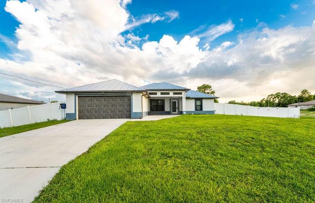 3613 39TH ST SW, Lehigh Acres, FL 33976