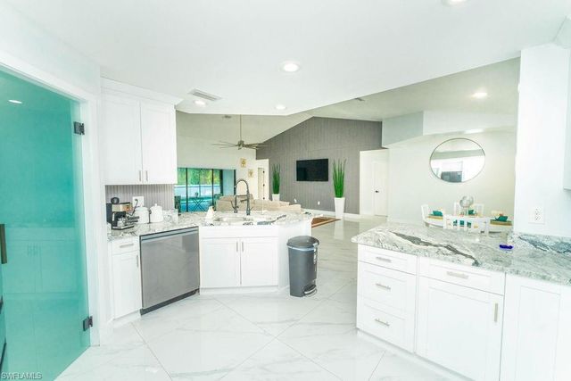 3613 39TH ST SW, Lehigh Acres, FL 33976