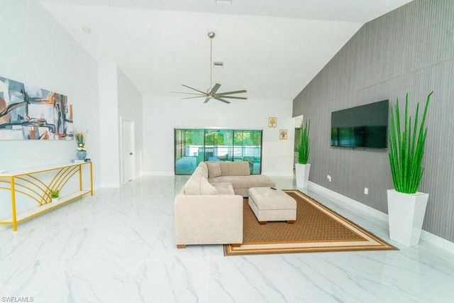 3613 39TH ST SW, Lehigh Acres, FL 33976