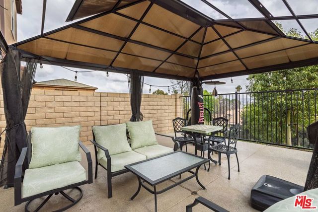 26350 Piazza Di Sarro, Newhall, CA 91321