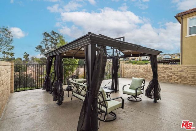 26350 Piazza Di Sarro, Newhall, CA 91321