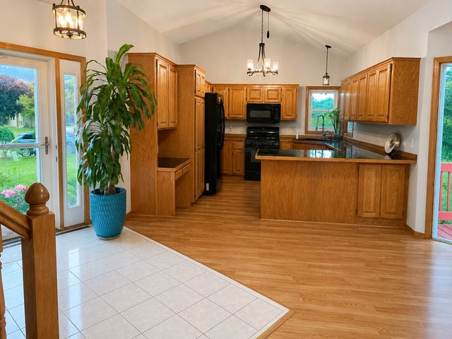 7362 51st Street N, Oakdale, MN 55128