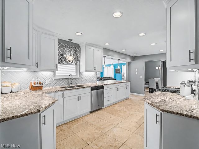 28365 Bassett Road, Westlake, OH 44145