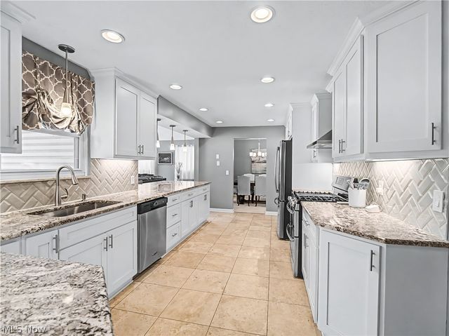 28365 Bassett Road, Westlake, OH 44145