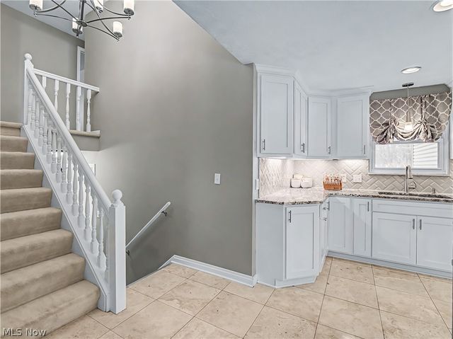 28365 Bassett Road, Westlake, OH 44145